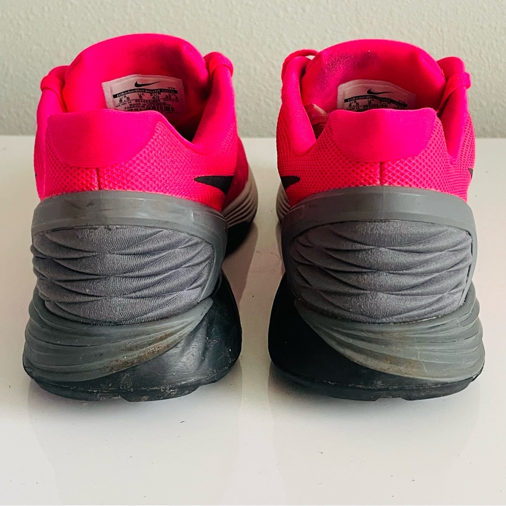 Nike Pink and Black Athletic Shoes Modern Design - Picture 7 of 11